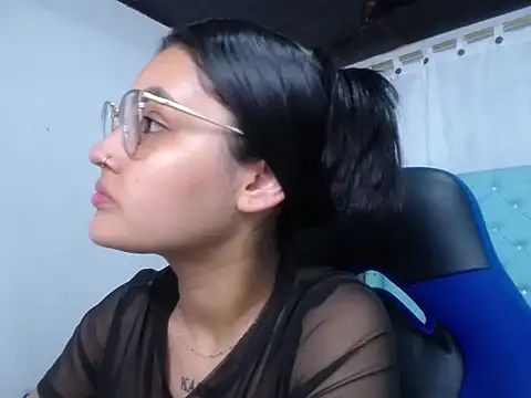 Snapshot of antonella_sweetlittle chatting on 10-29-25, 08:38 antonella sweetlittle online show from 10-29-25, 08:38