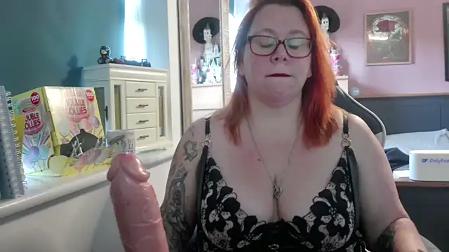 Snapshot of NikiDeeOfficial chatting on 11-05-25, 11:43 NikiDeeOfficial online show from 11-05-25, 11:43