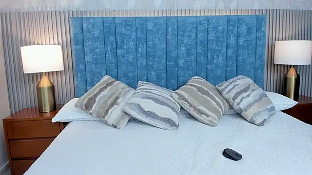 Ivi Akina online show from 11-08-25, 06:29