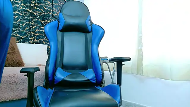 Snapshot of scarce_candy69 chatting on 10-15-25, 04:07 scarce candy69 online show from 10-15-25, 04:07