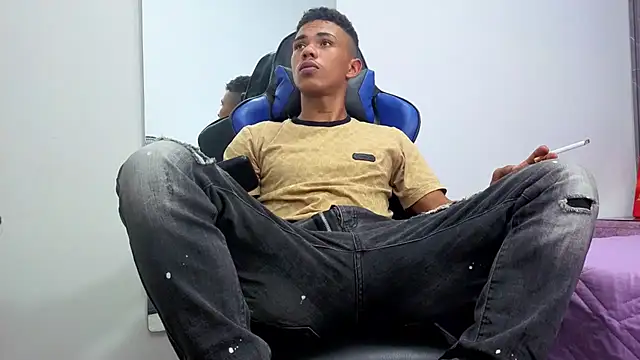 Snapshot of scarce_candy69 chatting on 10-28-25, 04:16 scarce candy69 online show from 10-28-25, 04:16