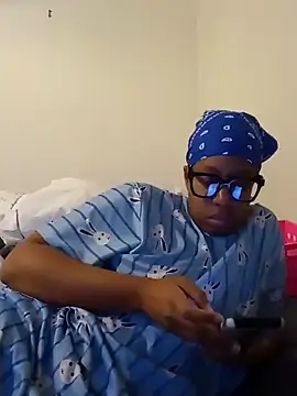 Snapshot of madamsensuale chatting on 12-30-24, 09:29 madamsensuale online show from 12-30-24, 09:29