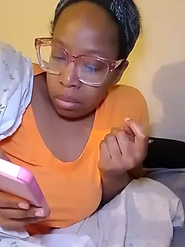 Snapshot of madamsensuale chatting on 03-01-25, 05:20 madamsensuale online show from 03-01-25, 05:20