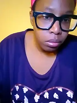 Snapshot of madamsensuale chatting on 03-22-25, 12:17 madamsensuale online show from 03-22-25, 12:17