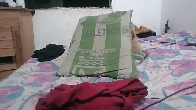 Snapshot of MaximoSualteza777 chatting on 01-12-25, 12:18 MaximoSualteza777 online show from 01-12-25, 12:18