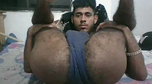 Snapshot of MaximoSualteza777 chatting on 03-10-25, 12:51 MaximoSualteza777 online show from 03-10-25, 12:51