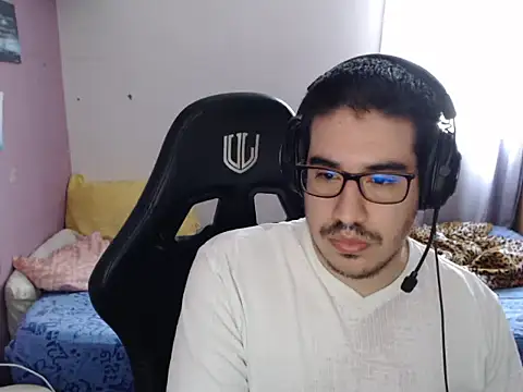 thealfawolf01 online show from 07-10-26, 05:26