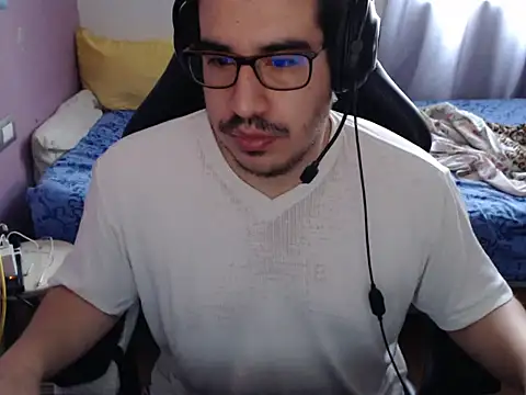 thealfawolf01 online show from 07-12-26, 04:09