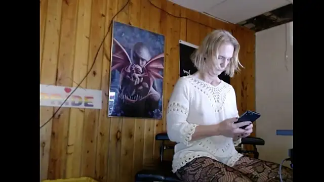 JamieBottoms online show from 12-19-25, 02:02