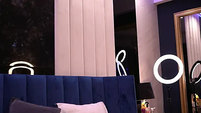 AishaDevoe online show from 01-19-25, 04:12