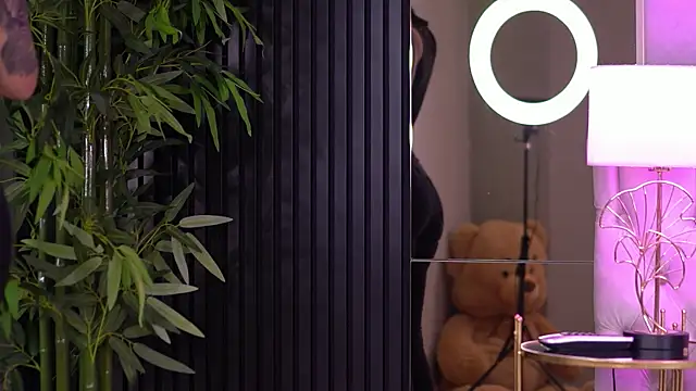 AishaDevoe online show from 01-31-25, 04:59