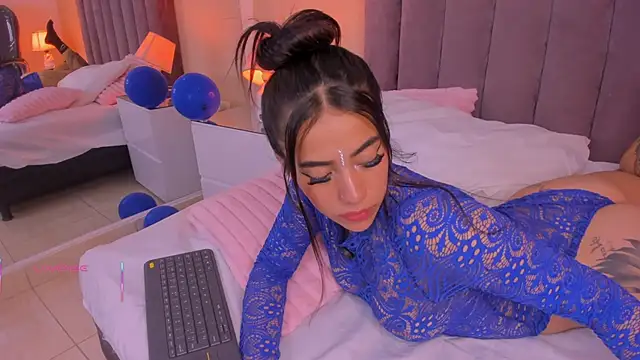 Megan Thompsonn online show from 06-18-26, 12:53