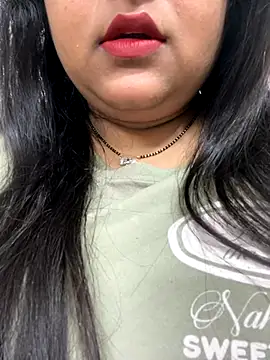 Snapshot of smile_pretty chatting on 10-13-25, 04:18 smile pretty online show from 10-13-25, 04:18