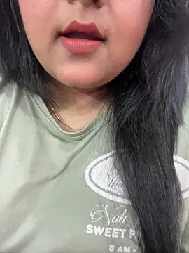 Snapshot of smile_pretty chatting on 02-02-26, 04:17 smile pretty online show from 02-02-26, 04:17