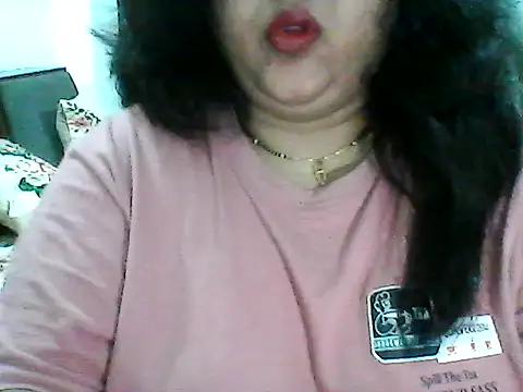 Snapshot of smile_pretty chatting on 06-25-26, 05:39 smile pretty online show from 06-25-26, 05:39