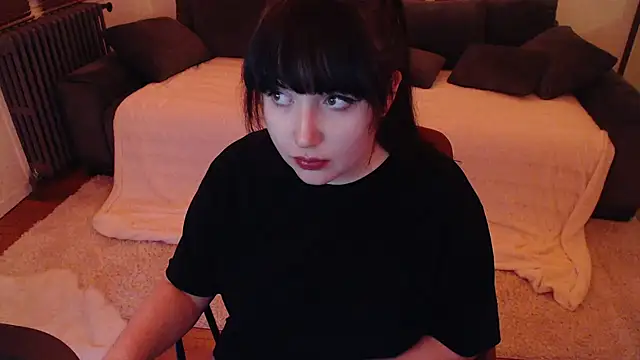 Lynylou online show from 12-09-24, 01:40