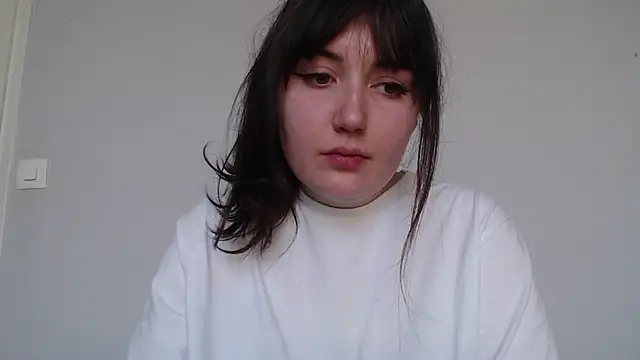 Lynylou online show from 03-18-26, 04:43