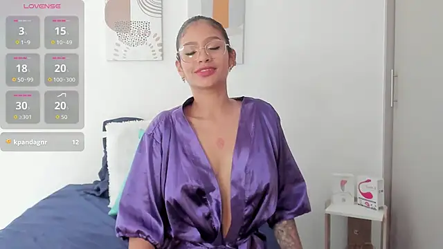Snapshot of SeleneClark chatting on 04-30-26, 08:57 SeleneClark online show from 04-30-26, 08:57