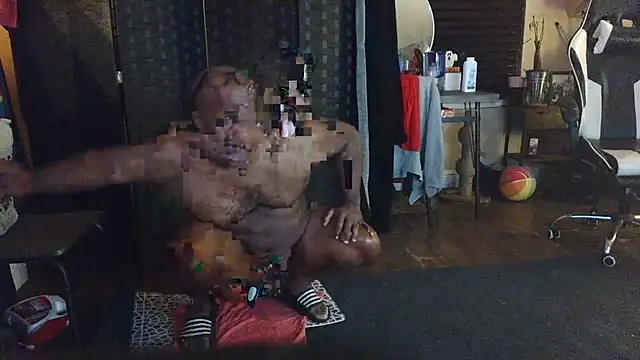 Snapshot of bigshh8 chatting on 10-07-25, 11:29 bigshh8 online show from 10-07-25, 11:29