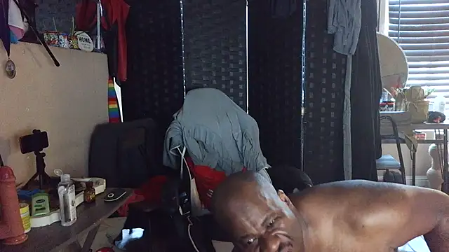 Snapshot of bigshh8 chatting on 10-07-25, 11:35 bigshh8 online show from 10-07-25, 11:35