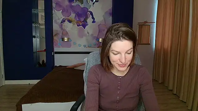 EmilyWalkeri online show from 12-02-24, 07:58