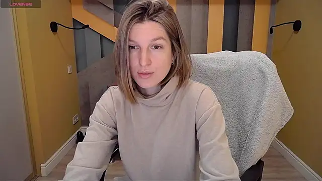 EmilyWalkeri online show from 12-18-24, 07:47