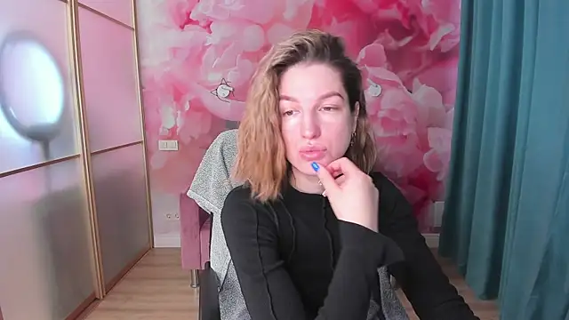EmilyWalkeri online show from 01-27-25, 08:07