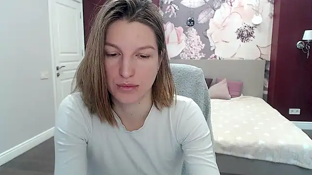 EmilyWalkeri online show from 02-06-25, 07:56