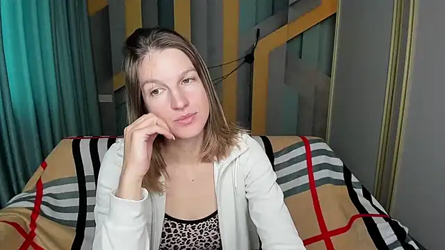 EmilyWalkeri online show from 10-02-25, 07:15