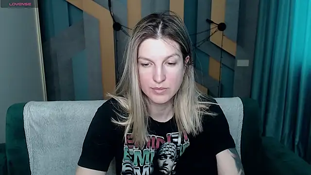 EmilyWalkeri online show from 02-08-26, 08:07