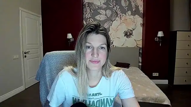 EmilyWalkeri online show from 02-11-26, 09:09