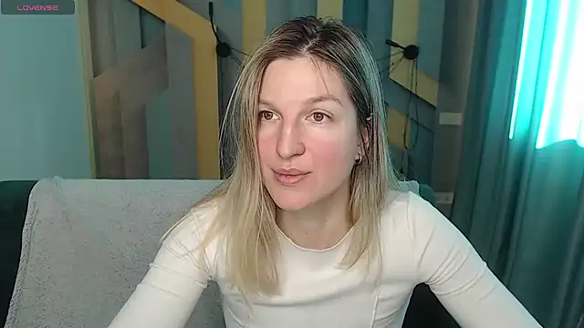 EmilyWalkeri online show from 02-19-26, 08:32