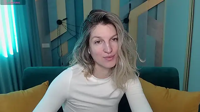 EmilyWalkeri online show from 03-03-26, 08:09