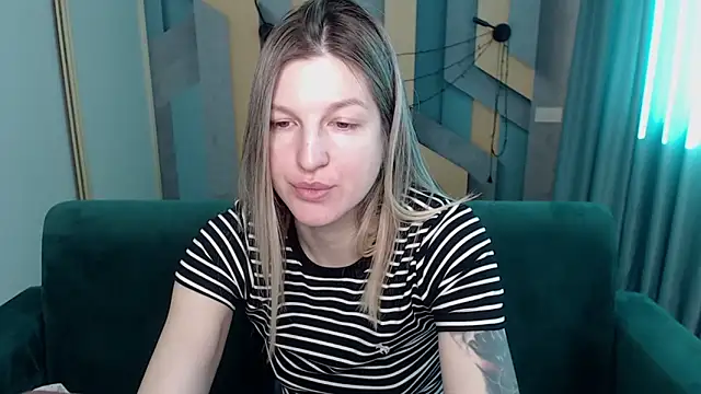 EmilyWalkeri online show from 03-05-26, 08:10