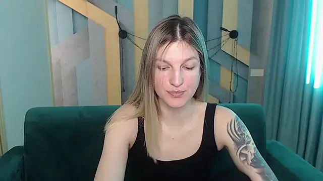 EmilyWalkeri online show from 03-09-26, 07:56