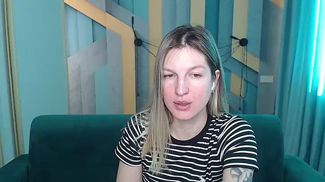 EmilyWalkeri online show from 03-10-26, 08:08