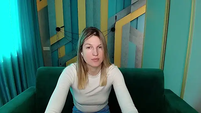 EmilyWalkeri online show from 03-12-26, 07:58