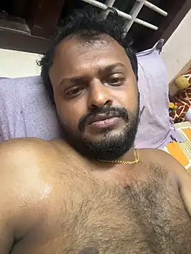 Snapshot of mallucutee chatting on 11-21-25, 12:32 mallucutee online show from 11-21-25, 12:32