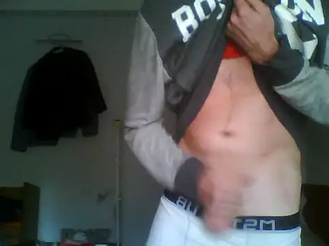 Snapshot of Rejtelmesest chatting on 11-08-25, 08:03 Rejtelmesest online show from 11-08-25, 08:03