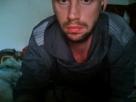 Snapshot of Rejtelmesest chatting on 11-09-25, 01:20 Rejtelmesest online show from 11-09-25, 01:20