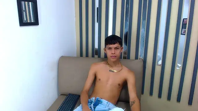 Levis Montes online show from 12-20-24, 02:05