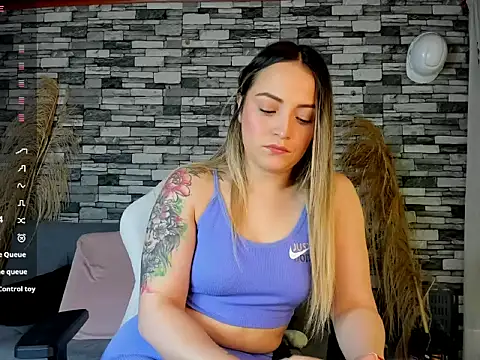 Snapshot of cindy_love2 chatting on 10-08-25, 02:58 cindy love2 online show from 10-08-25, 02:58