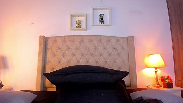 Snapshot of allisson_m chatting on 03-20-26, 12:10 allisson m online show from 03-20-26, 12:10