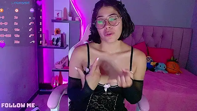 Snapshot of LoaLuxury chatting on 12-07-24, 07:10 LoaLuxury online show from 12-07-24, 07:10