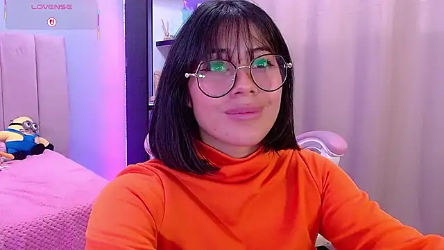 Snapshot of LoaLuxury chatting on 03-07-25, 04:44 LoaLuxury online show from 03-07-25, 04:44