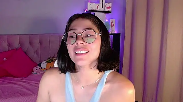 Snapshot of LoaLuxury chatting on 03-15-25, 12:47 LoaLuxury online show from 03-15-25, 12:47