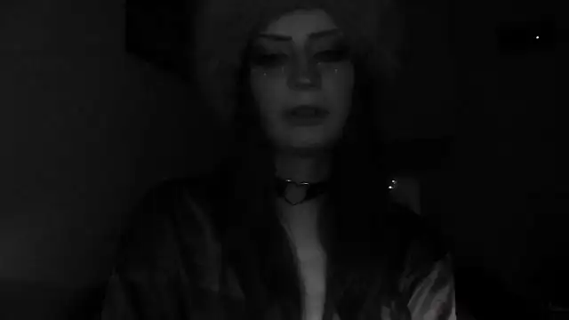 Snapshot of MoonLady chatting on 01-26-25, 12:58 MoonLady online show from 01-26-25, 12:58