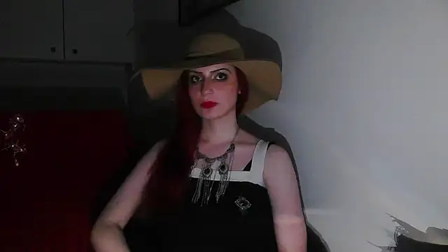 Snapshot of MoonLady chatting on 01-30-25, 10:30 MoonLady online show from 01-30-25, 10:30