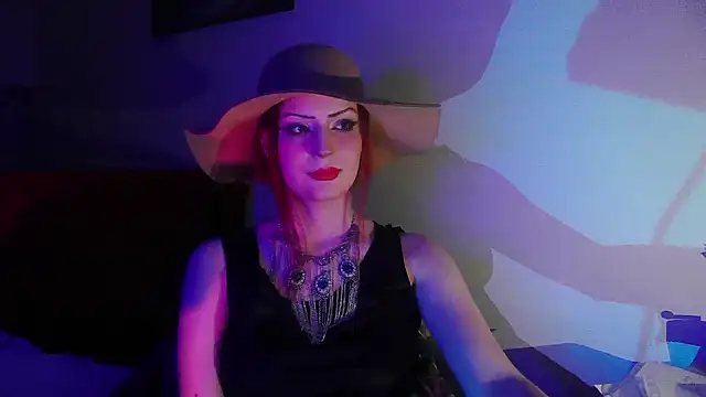 Snapshot of MoonLady chatting on 02-18-25, 04:15 MoonLady online show from 02-18-25, 04:15