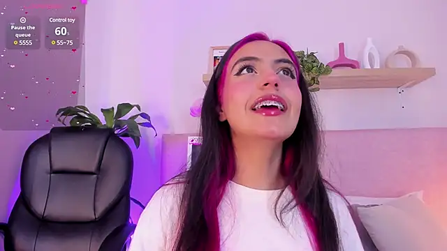 Snapshot of emily_bank chatting on 01-06-25, 11:42 emily bank online show from 01-06-25, 11:42